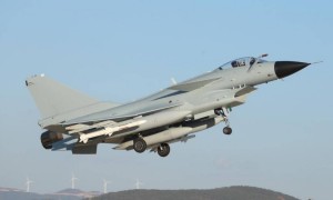 外媒：中国空军战斗机减少500架，这一举动却让战斗力跃升至全球第二！原因何在？