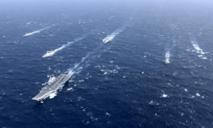 南海发生激烈对峙，解放军已做好最坏打算！黄岩岛突现072登陆舰队