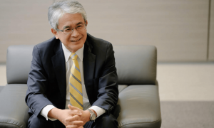 日本光刻机巨头，崩了！