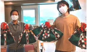 萧敬腾岳父林光宁追思会，现场布置白色花海，亲属将穿白衣送别