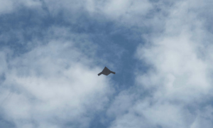 外媒哗然！中国GJ-X无人隐轰机腹照流出，双内置弹仓首次现身？