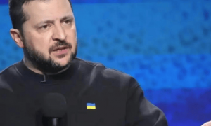 乌克兰基辅降半旗，泽连斯基开始慌了，当着全世界的面对华提出请求，话音刚落，中方回了2句话