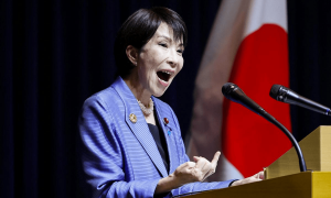 日本提出抗议，话音刚落，中方又发起第二波制裁，高市早苗被催“下台”！