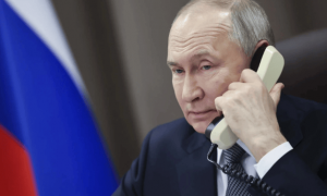 阅兵倒计时，八国亲自接下中方邀请函，日本人想捣乱没用，外交部果断再将一军！