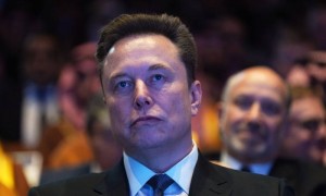 马斯克预测今年就能实现AGI，白领的工作最先被AI取代