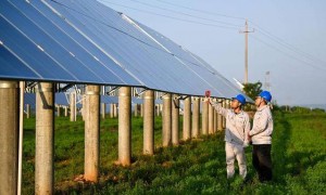 原创 
            200亿！马斯克这波操作，把中国光伏从“内卷”拉向了“外挂”！