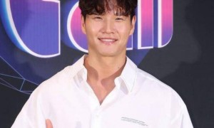 金钟国患上罕见疾病，连路都走不稳！录节目靠HaHa搀扶，画面曝光